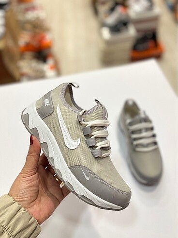 Grı Nike spor