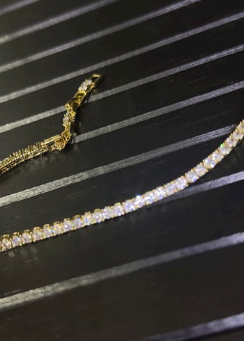 Altın Renkli Parlak İşlemeli Kadın Bileklik - Görsel 2