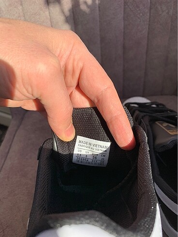 40 Beden siyah Renk Adidas spor ayakkabı
