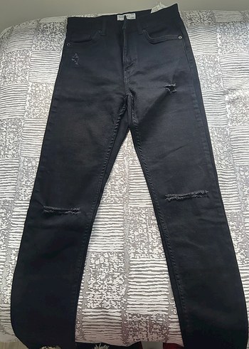 Bershka Siyah Yırtık Detaylı skinny Kot Pantolon