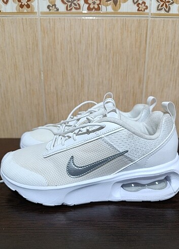 38,5 Beden beyaz Renk Nike Air Max Intrlk