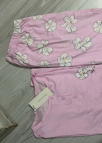 Pembe Çiçek Desenli Mini Kadın Pijama Takımı