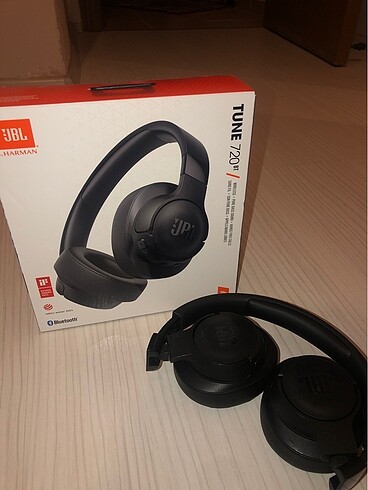 JBL Tune 720 BT