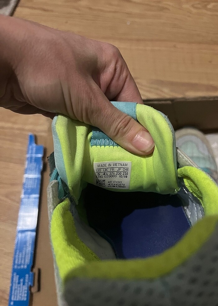 Adidas spor ayakkabı - Görsel 3