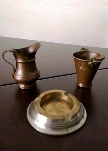 Diğer Bakır iki Adet Kül Tablası, iki Adet Dekoratif Obje