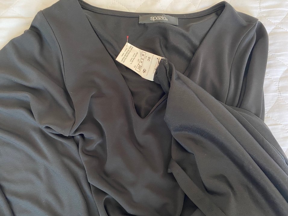 Siyah V Yaka dökümlü elbise - Görsel 5