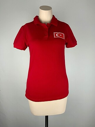 Diğer T-shirt %70 İndirimli.