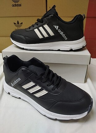 Adidas 40-41-42-43-numaraları mevcuttur.