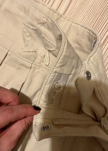 HM 8-9 yaş 
Bej Pilili Mini Etek - Görsel 3