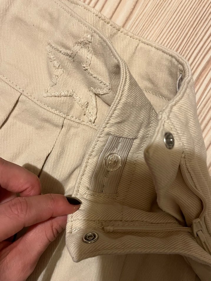 HM 8-9 yaş 
Bej Pilili Mini Etek - Görsel 3