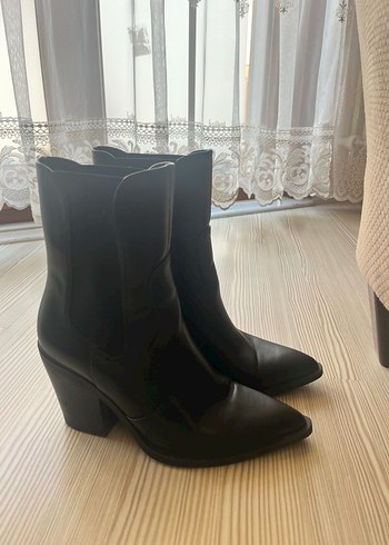 Pull and Bear Siyah Deri Kadın Topuklu Bot - Görsel 5