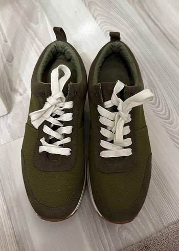 Zara Kadın Haki Dolgu Topuklu Spor Ayakkabı