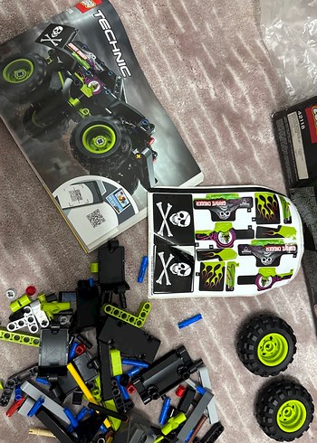 Beden LEGO Technic Siyah Yarış Araba Seti