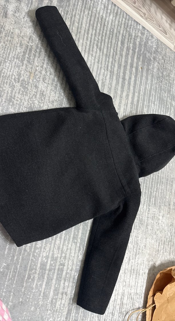 Siyah Kapüşonlu Erkek Çocuk Kaban - Görsel 5