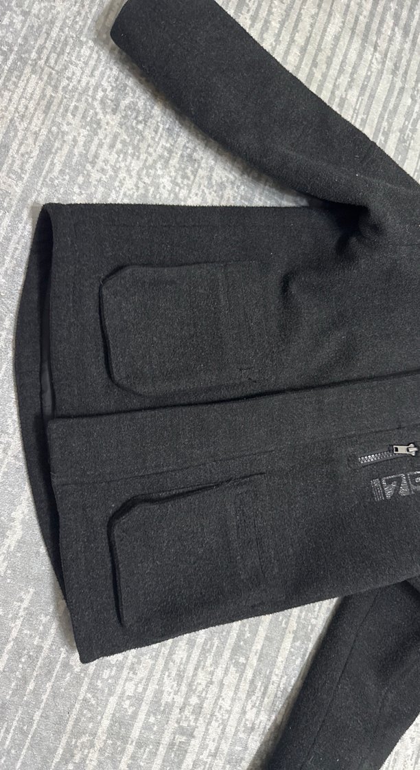 Siyah Kapüşonlu Erkek Çocuk Kaban - Görsel 3