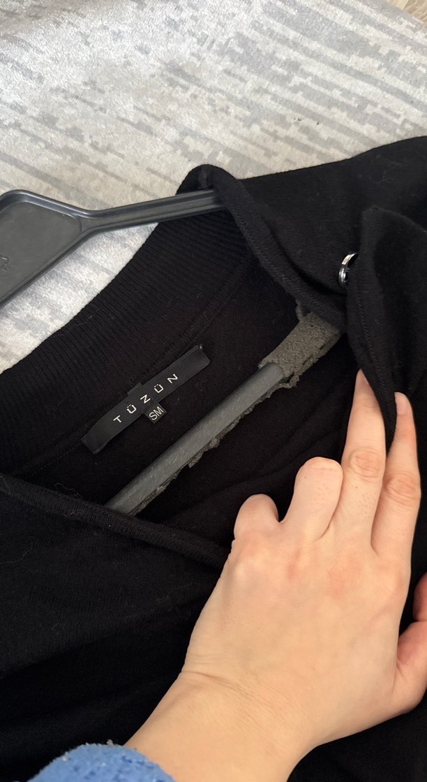 Tüzün Siyah Uzun Kollu Yüksek Yakalı Salaş Kadın Kazak - Görsel 4