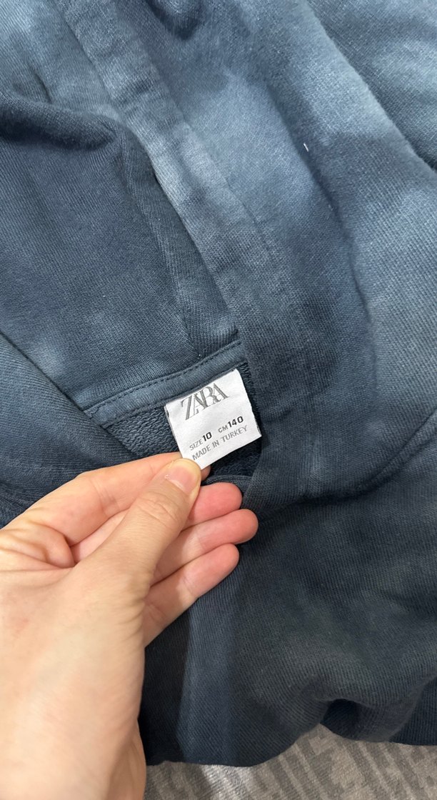 Orijinal zara çocuk Gri Batik Desenli Sweatshirt - Görsel 4