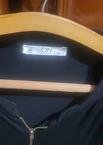 Siyah, V Yakalı, Fermuarlı Kadın Bluz - Görsel 4