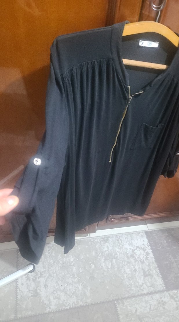 Siyah, V Yakalı, Fermuarlı Kadın Bluz - Görsel 2