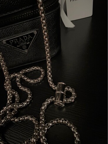  Beden PRADA AİRPODS CASE