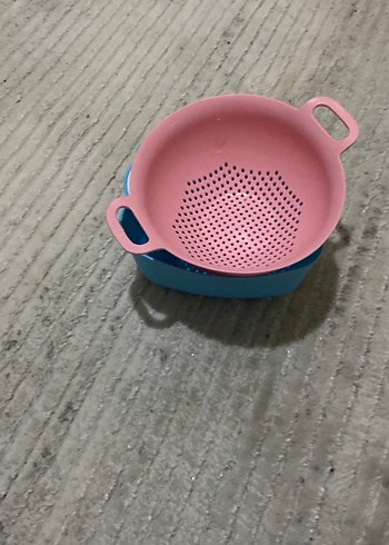 Pastel Renkli Plastik Mutfak Süzgeçleri - Görsel 3