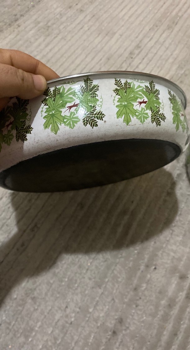 Bej ve Gri Yuvarlak emaye tepsi Kapları - Görsel 2