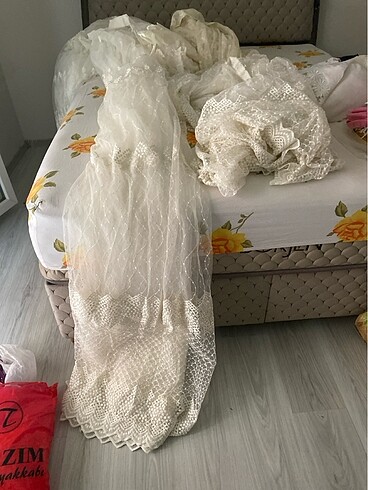 İki adet tül perde