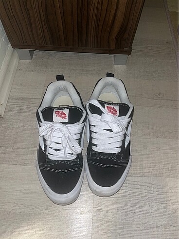 41 Beden Vans knu school