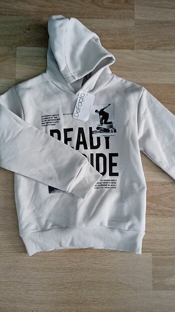 Defacto Sweat
