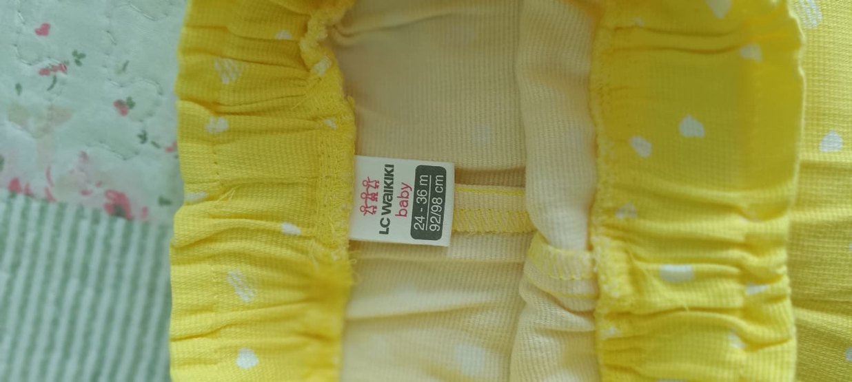 Sarı Puantiyeli Kız Şortu - Görsel 4