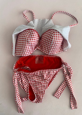 Kırmızı Kareli Fırfırlı Bikini - Görsel 3