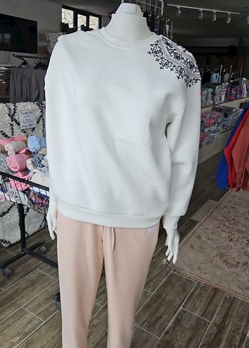 Kadın Beyaz Dantel Detaylı Sweatshirt - Görsel 2