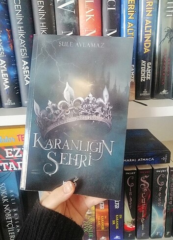 Karanlığın şehri Şule avlamaz