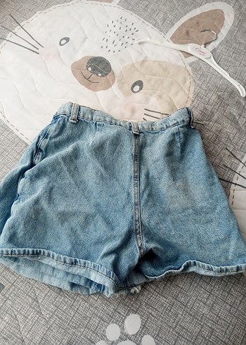 Bel Detaylı Mavi Mini Denim Şort - Görsel 2
