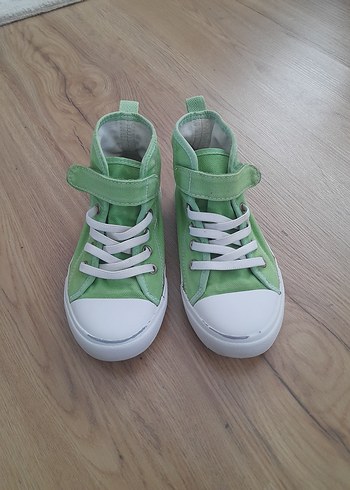 Unisex Yeşil Cırtcırtlı Converse H&M