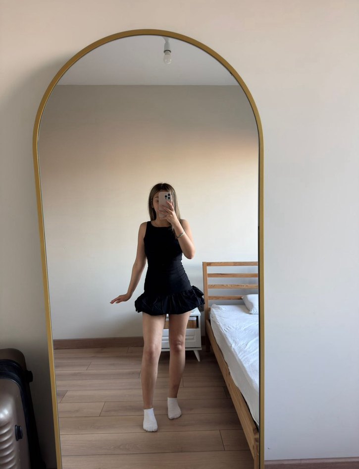 Siyah Mini Deri Fırfırlı Kısa Elbise - Görsel 2