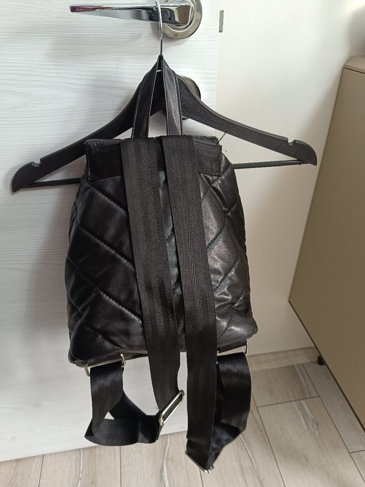 Siyah Deri Kadın Sırt Çantası - Görsel 2