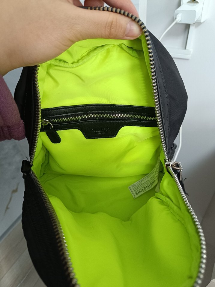 Siyah Fermuarlı Kadın Sırt Çantası - Görsel 4