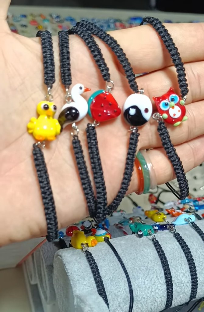 Renkli Boncuklu Yıldız Bileklik - Görsel 3