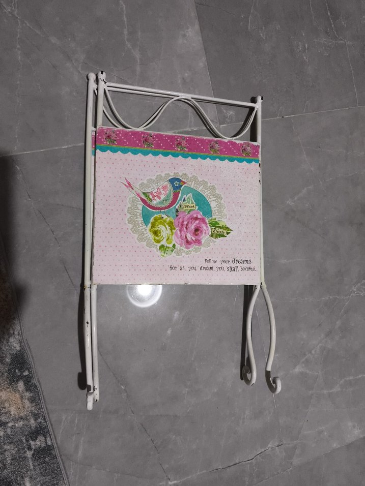 Pembe Desenli Metal dergilik - Görsel 5