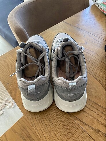 37,5 Beden Skechers kadın ayakkabı