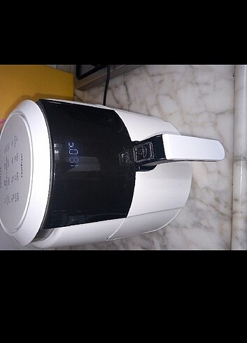 Beden Renk GARANTISI VAR 2 YIL Airfryer ev hediyesi geldi kullanmadım