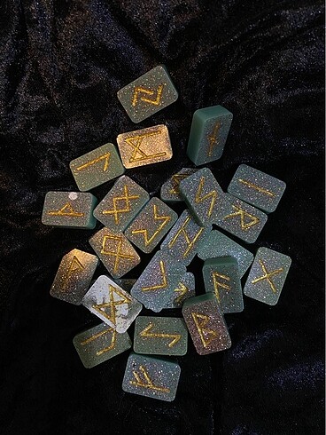 El yapımı rune alfabesi