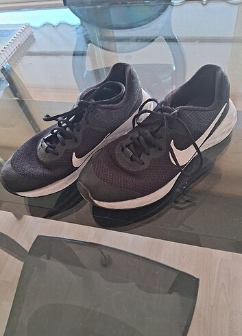 39 Beden Nike Spor Ayakkabı