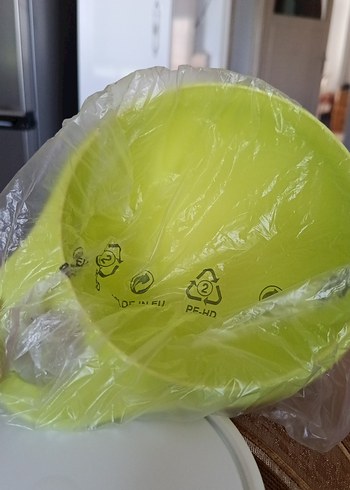 Beden Tupperware Yeşil Plastik Kapaklı Kase