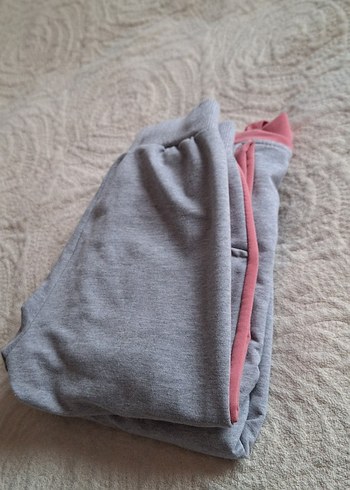 Kızlar için Gri ve Pembe Sweatshirt ve Eşofman Takımı - Görsel 4