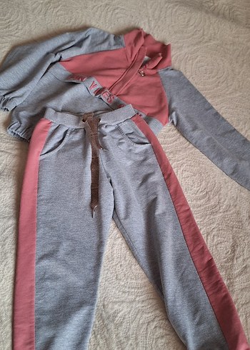 Kızlar için Gri ve Pembe Sweatshirt ve Eşofman Takımı - Görsel 2