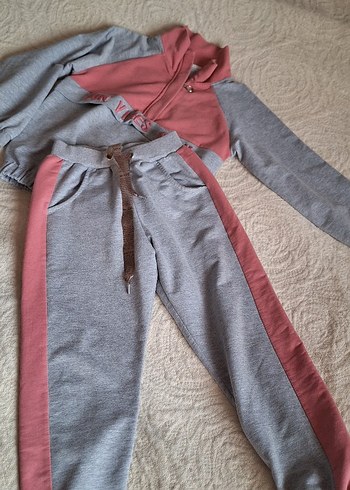 Kızlar için Gri ve Pembe Sweatshirt ve Eşofman Takımı - Görsel 3