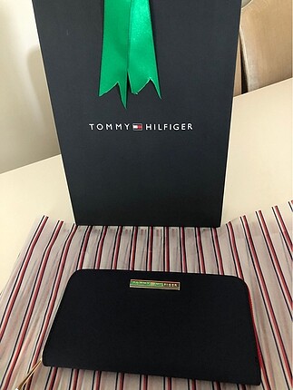 Tommy Hilfiger Yeni Etiketli Tommy Hilfiger Cüzdan