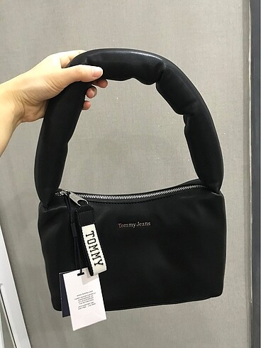 Tommy Hilfiger sıfır ürün çanta